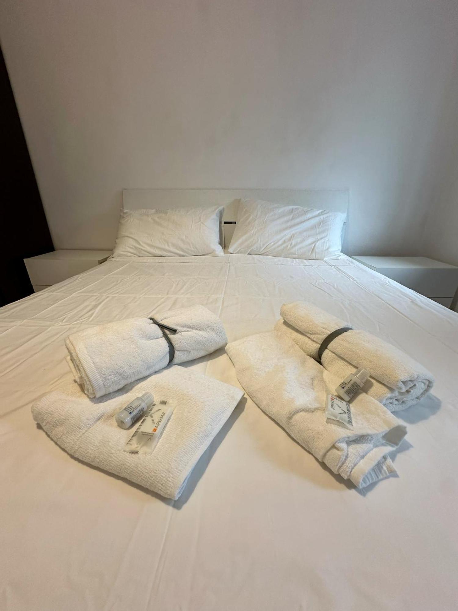 Affittacamere Torino - Private Rooms - H24 Self Check-In Turim Quarto foto